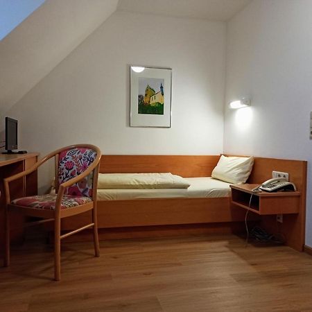 Gastehaus Deggendorf Hotel Ngoại thất bức ảnh