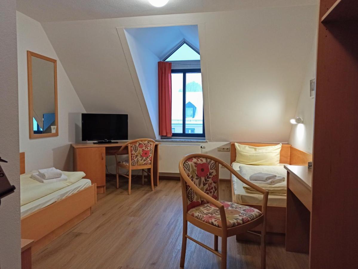 Gastehaus Deggendorf Hotel Ngoại thất bức ảnh